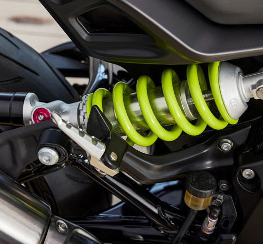 フルアジャスタブルサスペンション